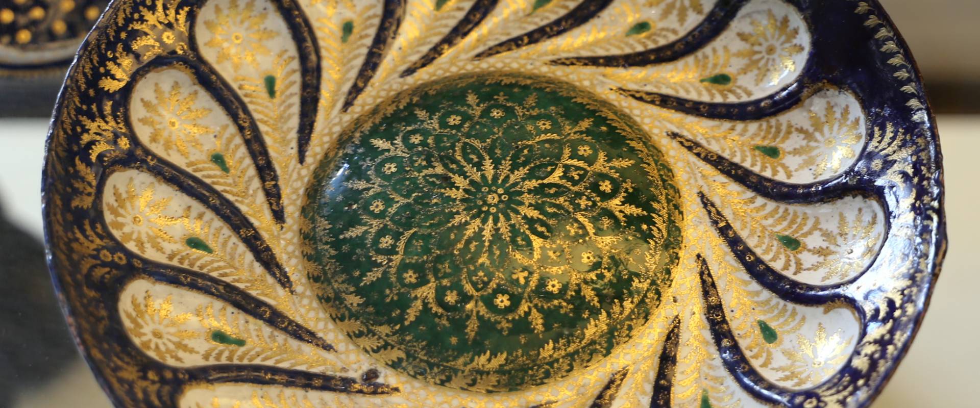 Manifattura veneziana, piatto in rame smaltato e dorato, xv secolo photo by Sailko
